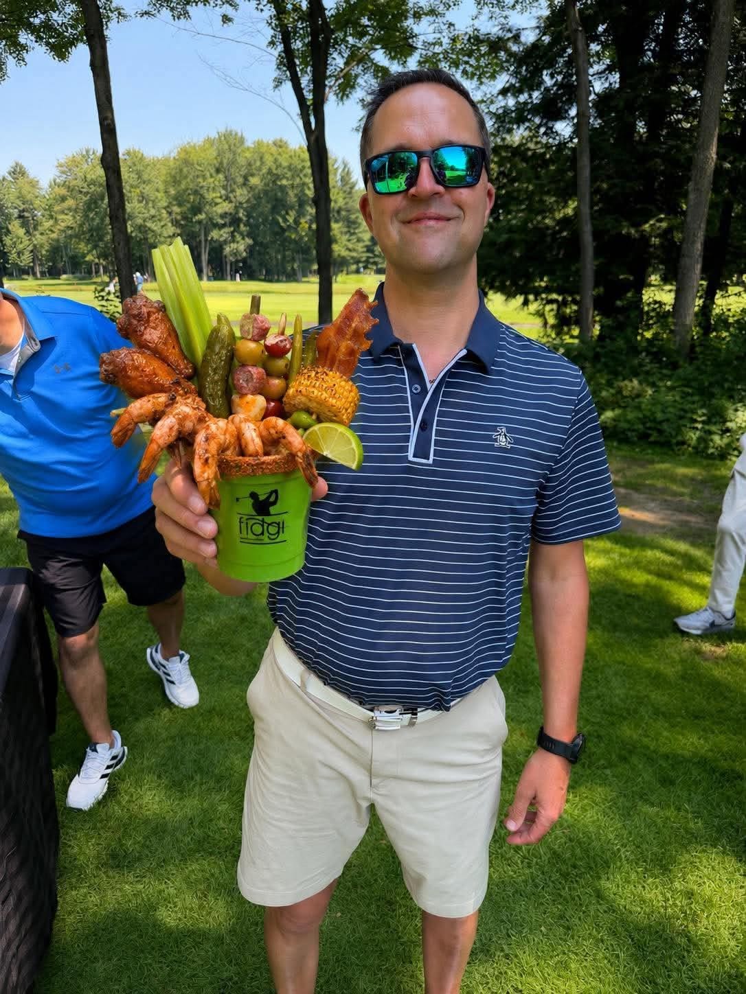 Quelle belle journée au 𝗧𝗼𝘂𝗿𝗻𝗼𝗶 𝗱𝗲 𝗴𝗼𝗹𝗳 𝗱𝗲𝘀 𝗰𝗼𝗻𝗰𝗲𝘀𝘀𝗶𝗼𝗻𝗻𝗮𝗶𝗿𝗲𝘀 𝗧𝗼𝘆𝗼𝘁𝗮! 
L'équipe FIDGI était fière d'être présente sur un trou pour faire découvrir (ou redécouvrir!) nos légendaires Bloody-FIDGI aux participants. 😋
C'est toujours un plaisir de prendre le temps d'échanger avec les concessionnaires, de retrouver des partenaires de longue date et de créer de nouvelles relations dans une ambiance aussi conviviale.
𝗨𝗻 𝗴𝗿𝗮𝗻𝗱 𝗺𝗲𝗿𝗰𝗶 𝗮𝘂𝘅 𝗼𝗿𝗴𝗮𝗻𝗶𝘀𝗮𝘁𝗲𝘂𝗿𝘀 pour cette magnifique journée. Nous sommes reconnaissants d'avoir pu contribuer au succès de l'événement et avons déjà hâte à la prochaine édition! 🤩
#FIDGI #Toyota #Golf #Réseautage #Partenariat #BloodyFIDGI